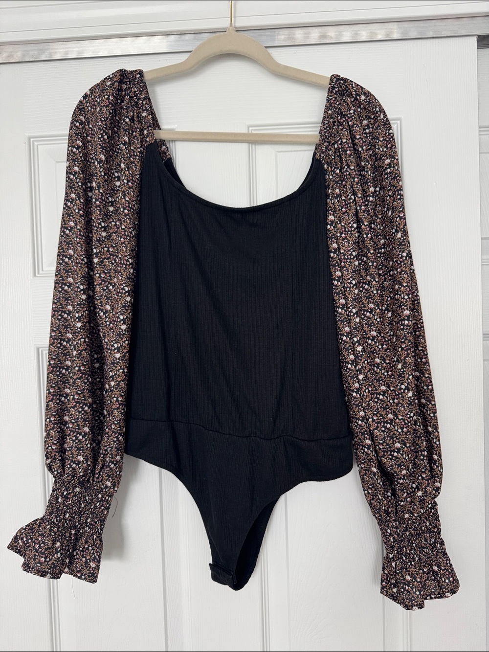 Promesa Black Bodysuit with Floral Puff Sleeves